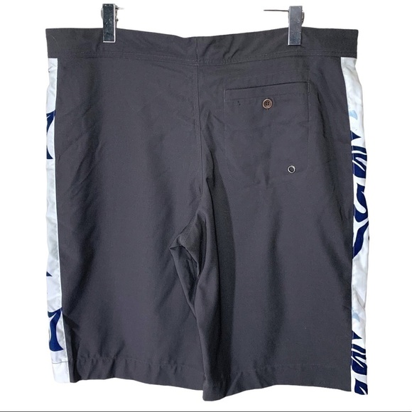 𝅺roots Gray White Board Shorts Drawstring Waist 4 Pockets Bermudas Size Large - Picture 3 of 8
